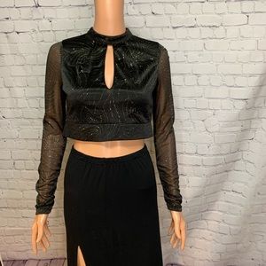The sang party NYE Long Sleeve black Velvet Shimmer Crop top size small